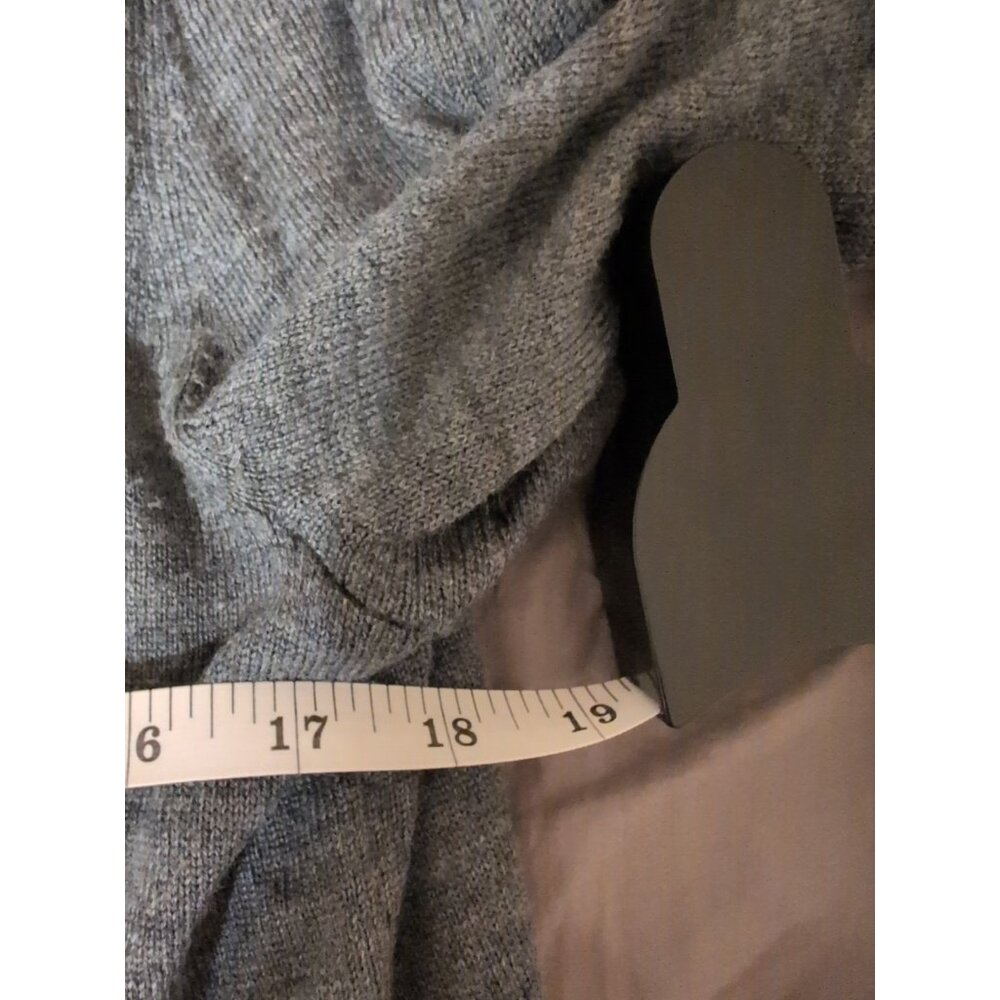 Tahari 100% Extra Fine Merino Wool Cardigan Sweater Women’s Small Gray - Picture 5 of 6